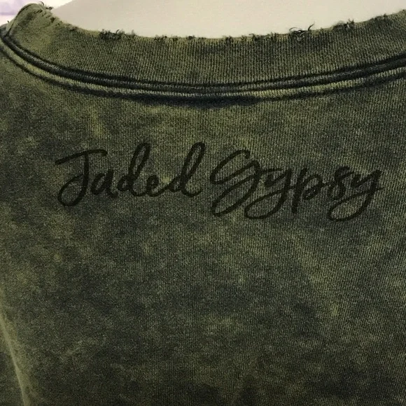 Jaded Gypsy
Green Sweatshirt with Bee and Floral Design - Picture 3 of 9